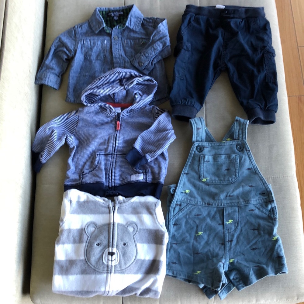 (5) Item baby boy bundle, size 6 months